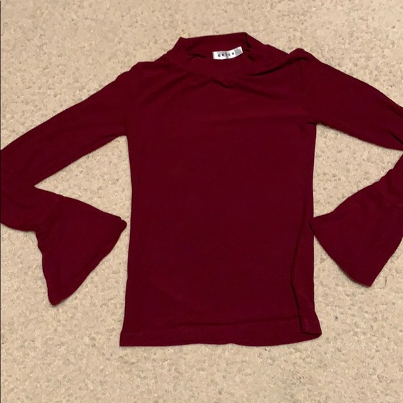 ☘️Ribbed Mock Neck Shirt with Bell Sleeve - Picture 1 of 3